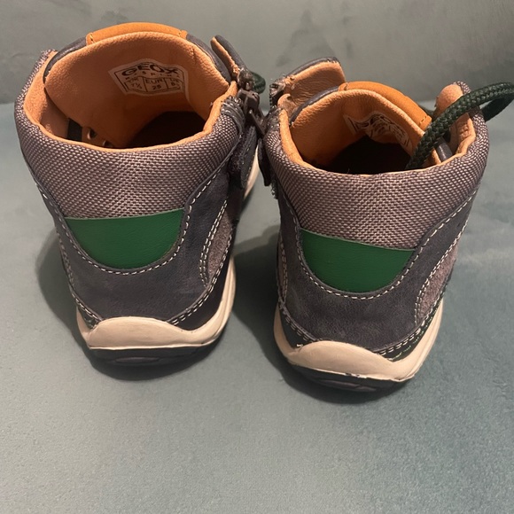Geox toddler boy sneakers - like new size 8.5 toddler - Picture 3 of 10